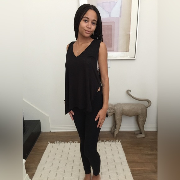 Olivaceous Top Deep Underarm, Side Slits - Picture 3 of 6